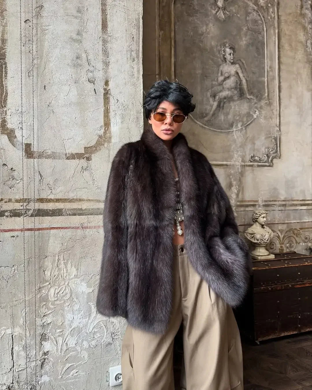 Lady Faux Fur Short Coat Women Lapel Hidden Button Full Sleeve Loose Warm Outwear 2025 New Winter Office Commute Overcoat New