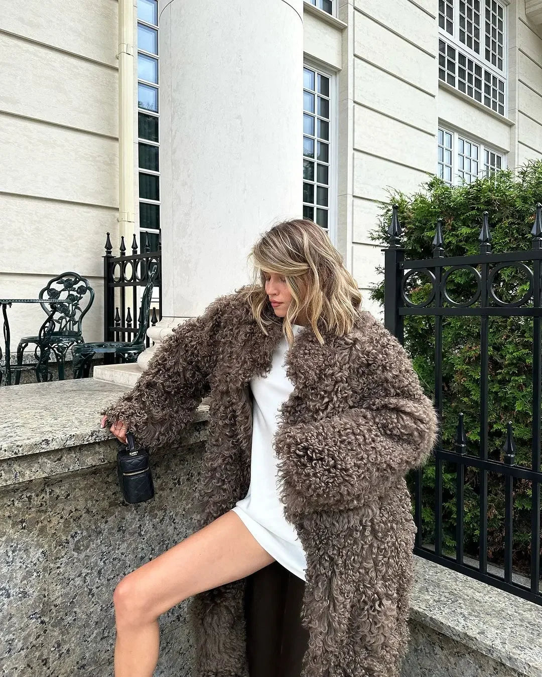 Luxury Long Faux Fur Coat Women Fashion Lapel Long Sleeve Thick Warm Loose Jacket 2025 Winter Lady Chic High Street Outerwear