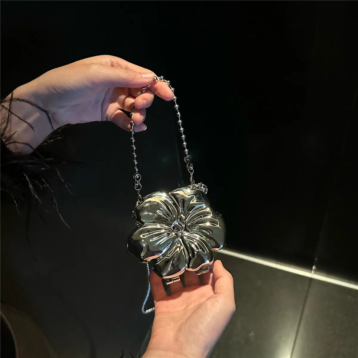 Luxury Small Bling Heart Shape Diamond Evening Clutch Rhinestones Purse Ladies Fashion Bag Designer for Women Chain Shoulder Bag