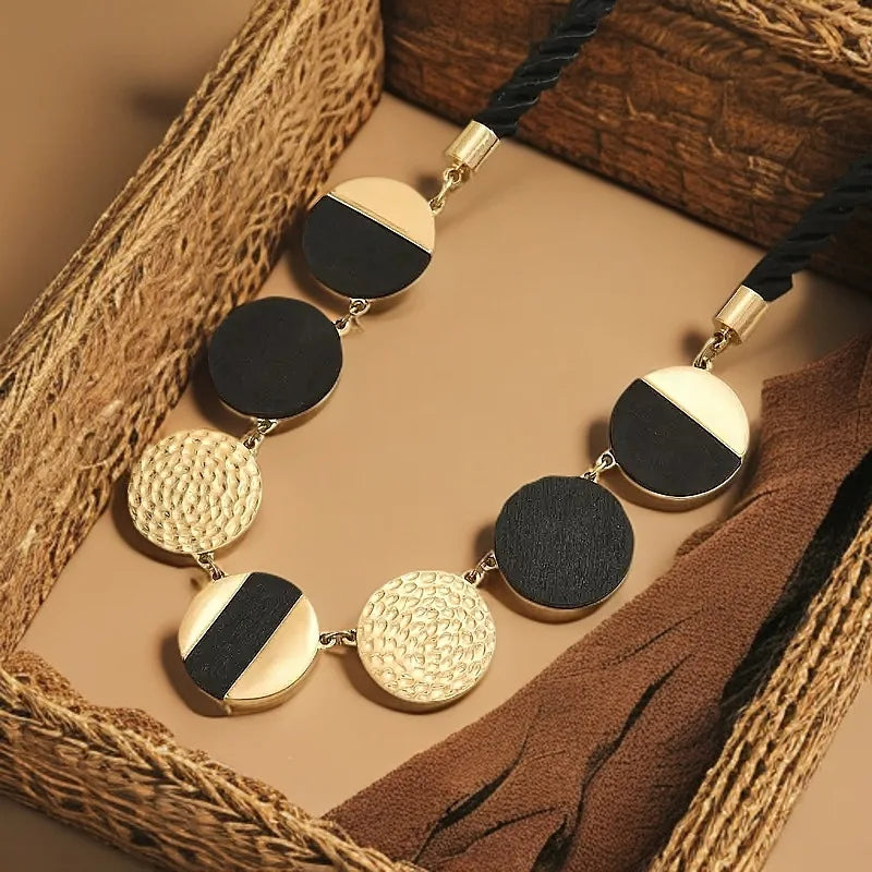 Necklace for Women Black Rope Chains Round Disc Pendant Choker Girls Gifts Fashion Jewelry Hot Sale Party Gift 2025 New Style