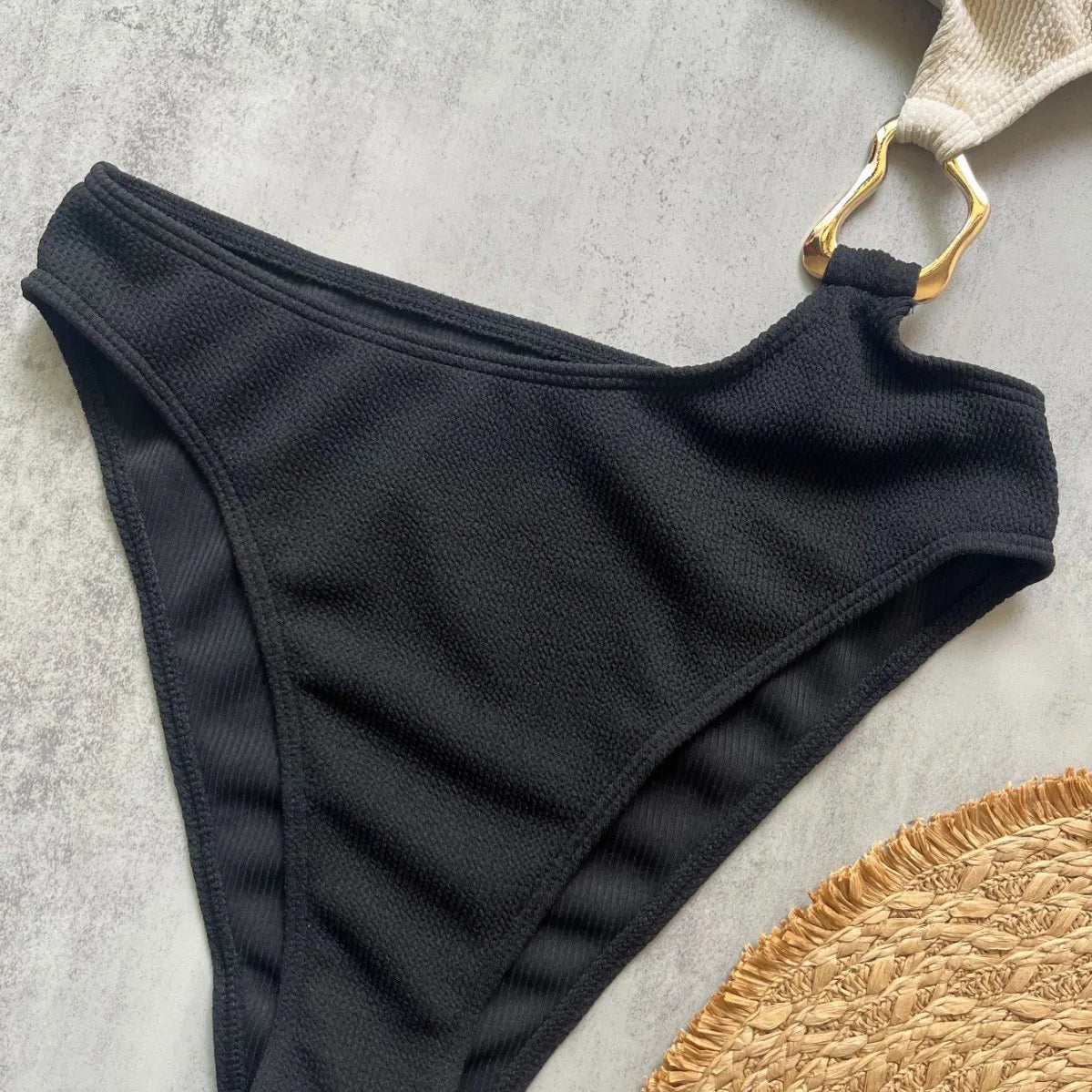 2025 new irregular metal accessories bikini one-piece swimsuit beach  ladies swimsuit