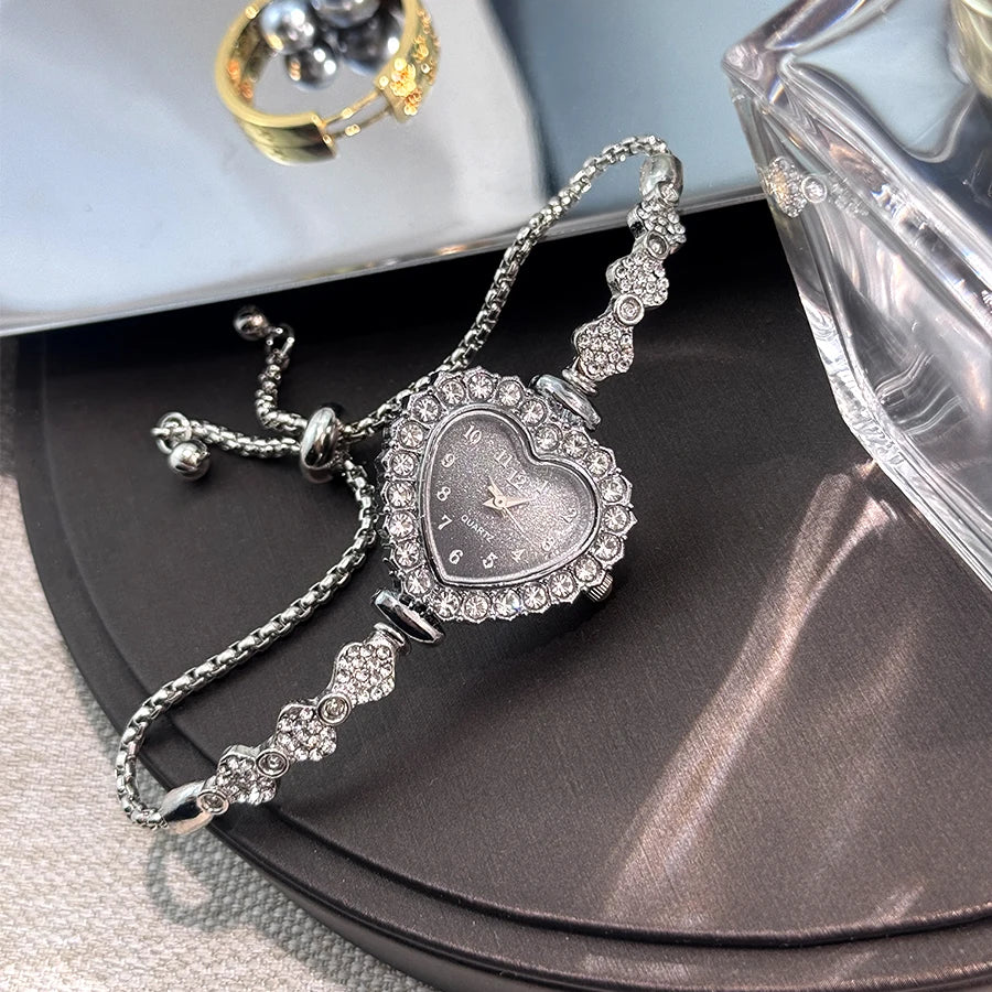 New Fashion Heart-shaped Ribbon-Strap Diamond-Studded Flower Watch for Women with Adjustable Bracelet