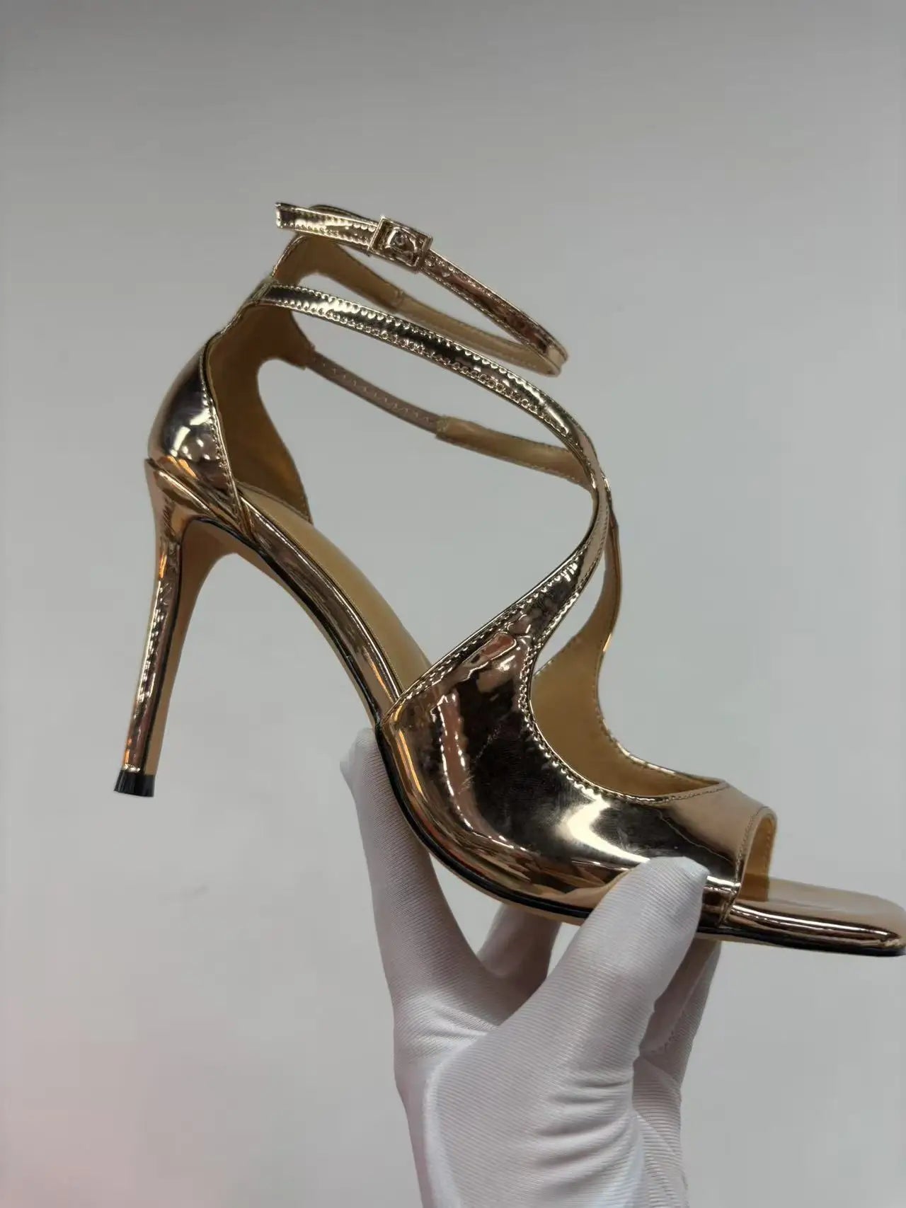 2025 Women's Spring/Summer New Style Glitter Material Fairy Style Cross Buckle with Stiletto High Heels and Open Toed Sandals