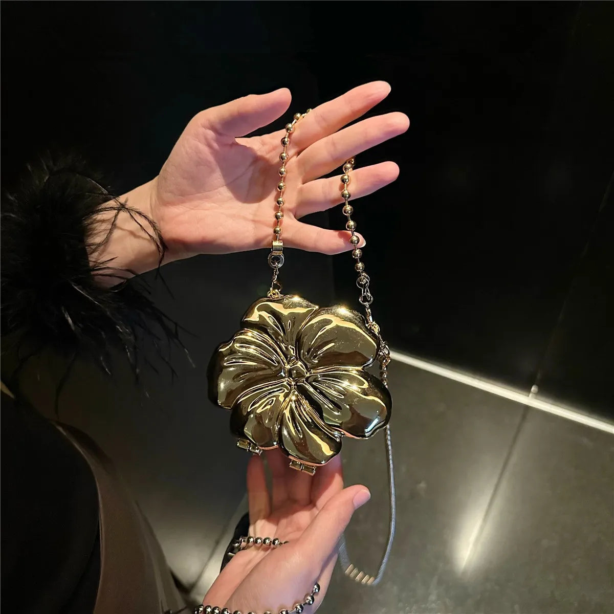 Luxury Small Bling Heart Shape Diamond Evening Clutch Rhinestones Purse Ladies Fashion Bag Designer for Women Chain Shoulder Bag