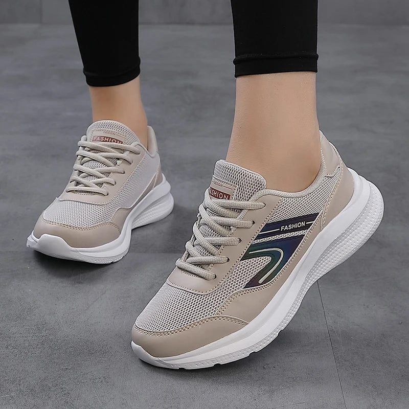 Sports shoes for women in spring and summer, lightweight, non-slip and shock-absorbing, student running shoes, mother soft-soled