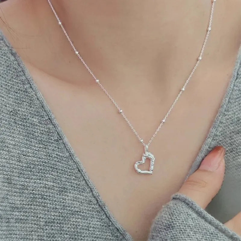 Love Necklace Women's Fashion Simple Light Luxury Temperament High-end Heart-shaped Pendant Clavicle Chain