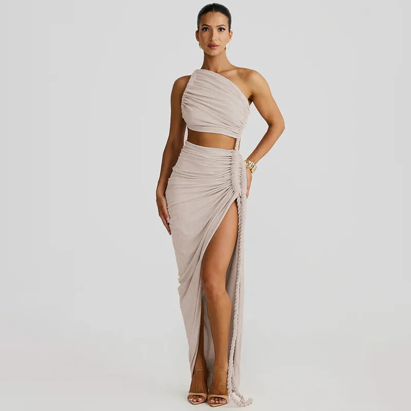 Mozision Off-shoulder Thigh High Split Sexy Maxi Dress For Women Fashion Strapless Sleeveless Ruched Bodycon Club Party Dress