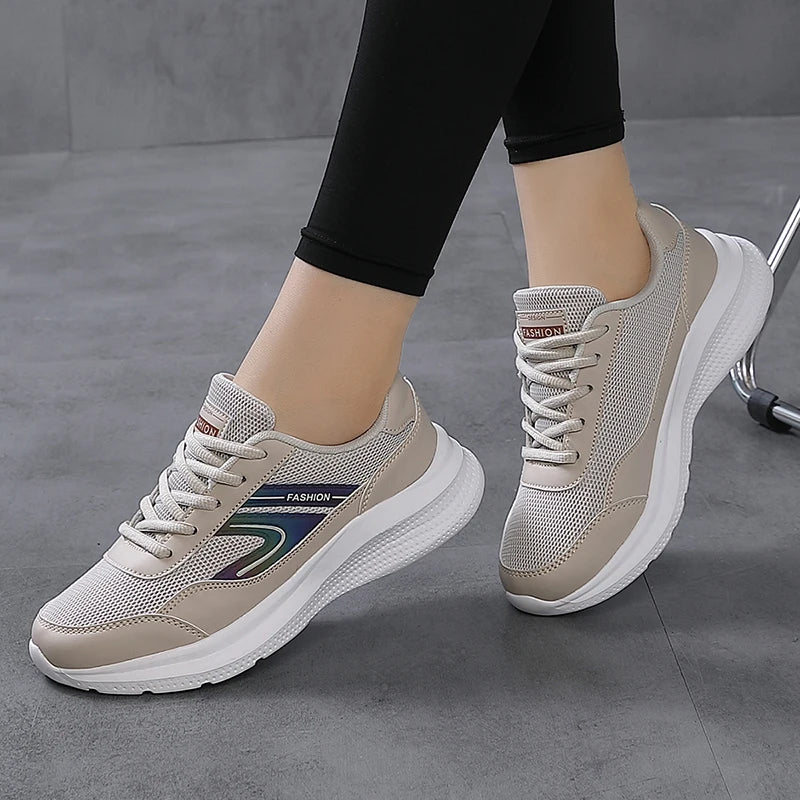 Sports shoes for women in spring and summer, lightweight, non-slip and shock-absorbing, student running shoes, mother soft-soled