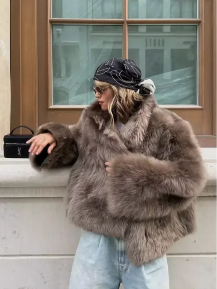 Lady Faux Fur Short Coat Women Lapel Hidden Button Full Sleeve Loose Warm Outwear 2025 New Winter Office Commute Overcoat New