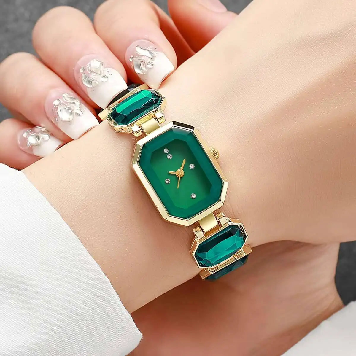 Elegant Women Watches Fashion Rectangle Dial Quartz Wrist Watches Girls Clock Reloj Hombre（Without Box）