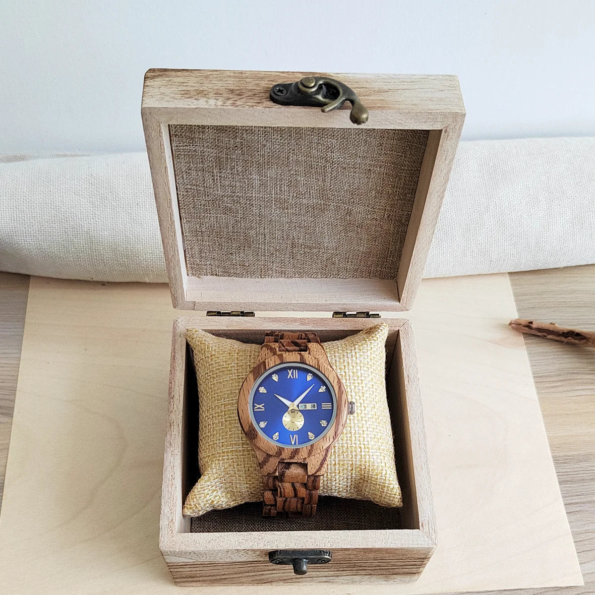 Wood Women Watches Wrist for Woman Luxury Fashion Ladies Quartz Wristwatches Luminous Date Week Wooden Watch Girlfriend Gift