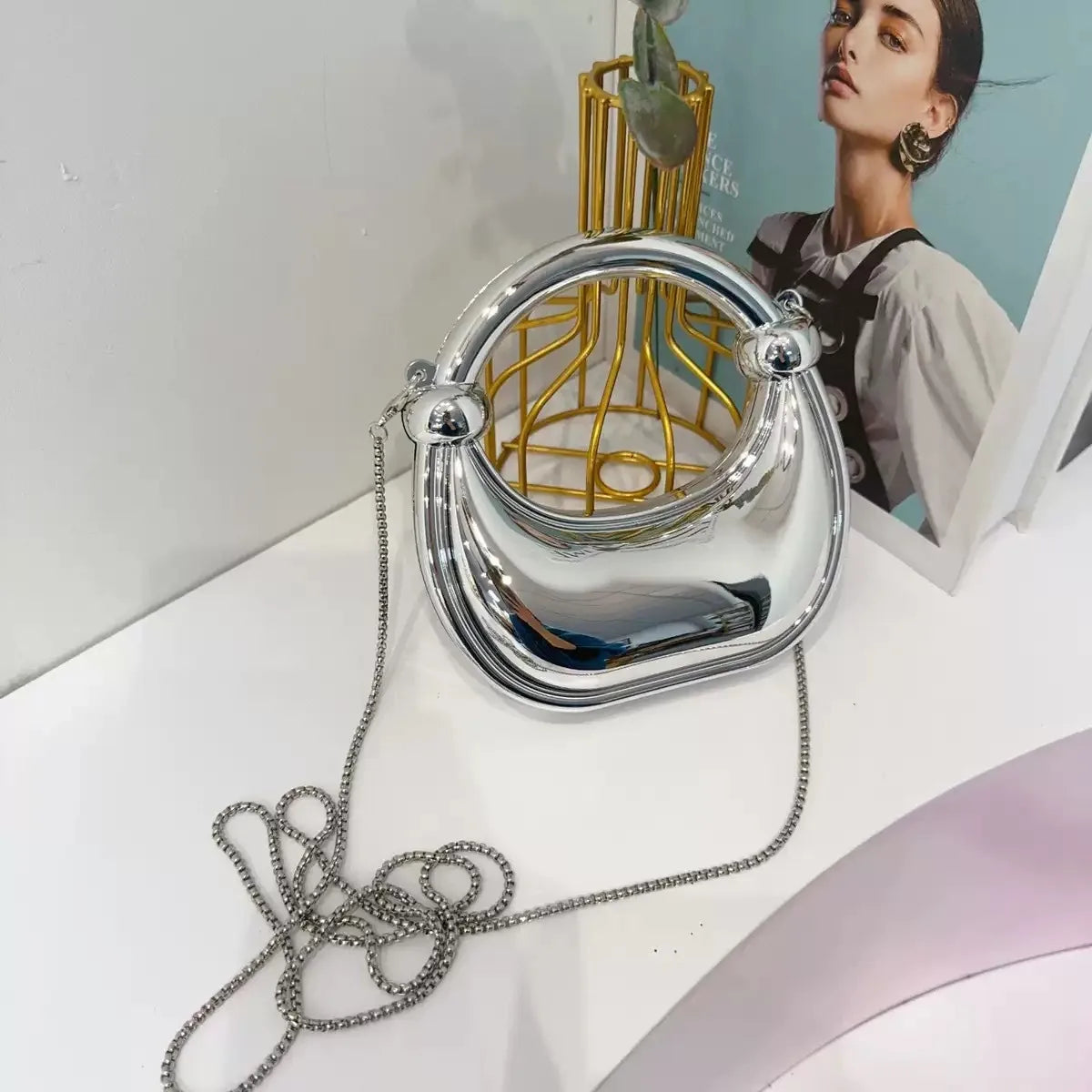 Mini Golden Evening Bag Purses and Handbags Luxury Designer Shoulder Bags Funny Shape Party Wedding Acrylic Knot Clutch Purse