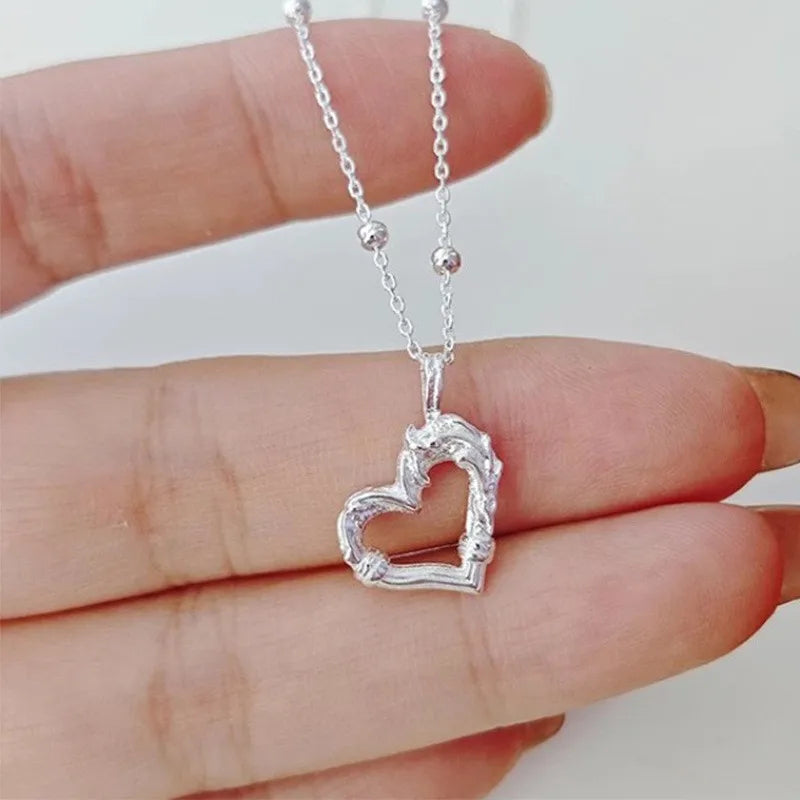 Love Necklace Women's Fashion Simple Light Luxury Temperament High-end Heart-shaped Pendant Clavicle Chain